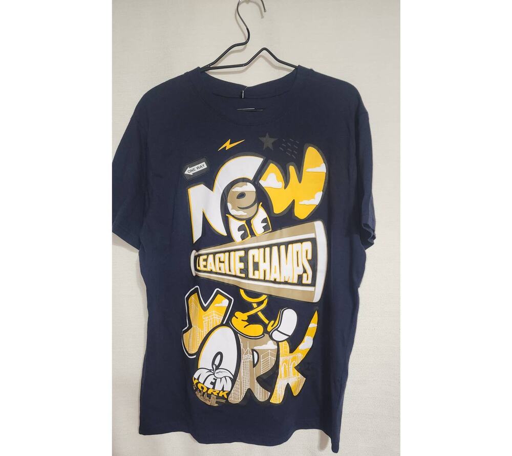 SouthPole new York league champs Textured Graphic shirt large men
